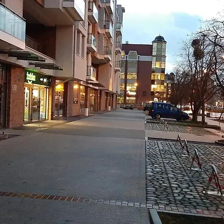 Garden Gates And Sadowa 아파트