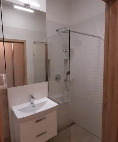 Apartman Garden Gates And Sadowa