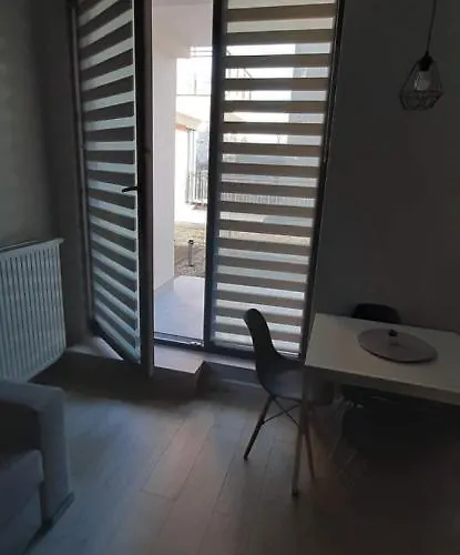 Garden Gates And Sadowa Apartman